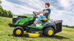 Cortacésped con operador a bordo X167R - John Deere